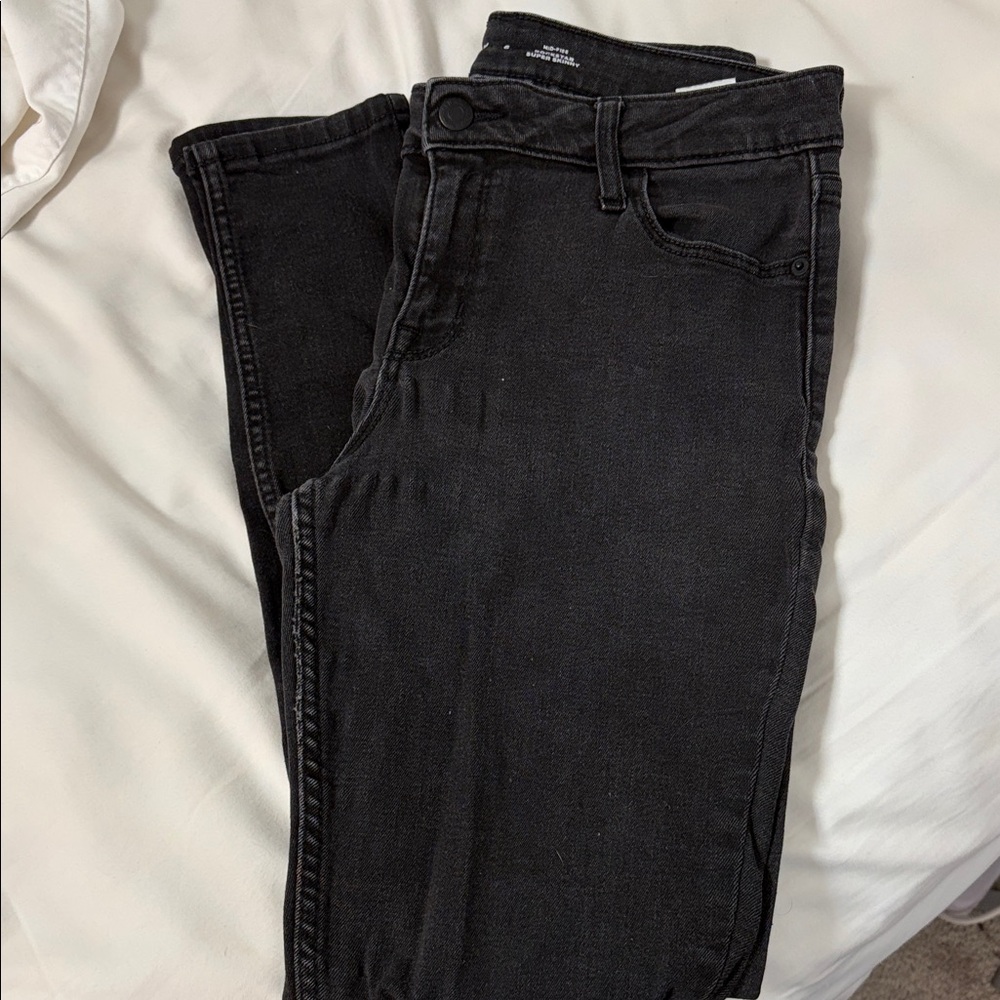 Women's Old Navy black mid-rise skinny jeans